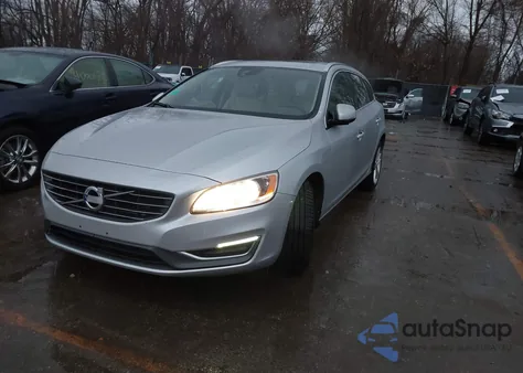 2015 Volvo V60 T5 Premier из США, поврежденный, VIN YV1612SB4F1193669